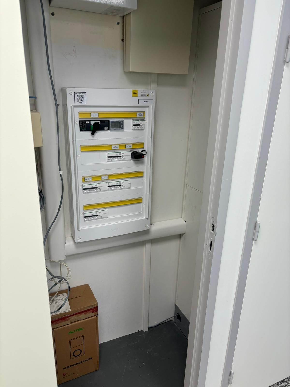 Coffret Borne de recharge Cambrai