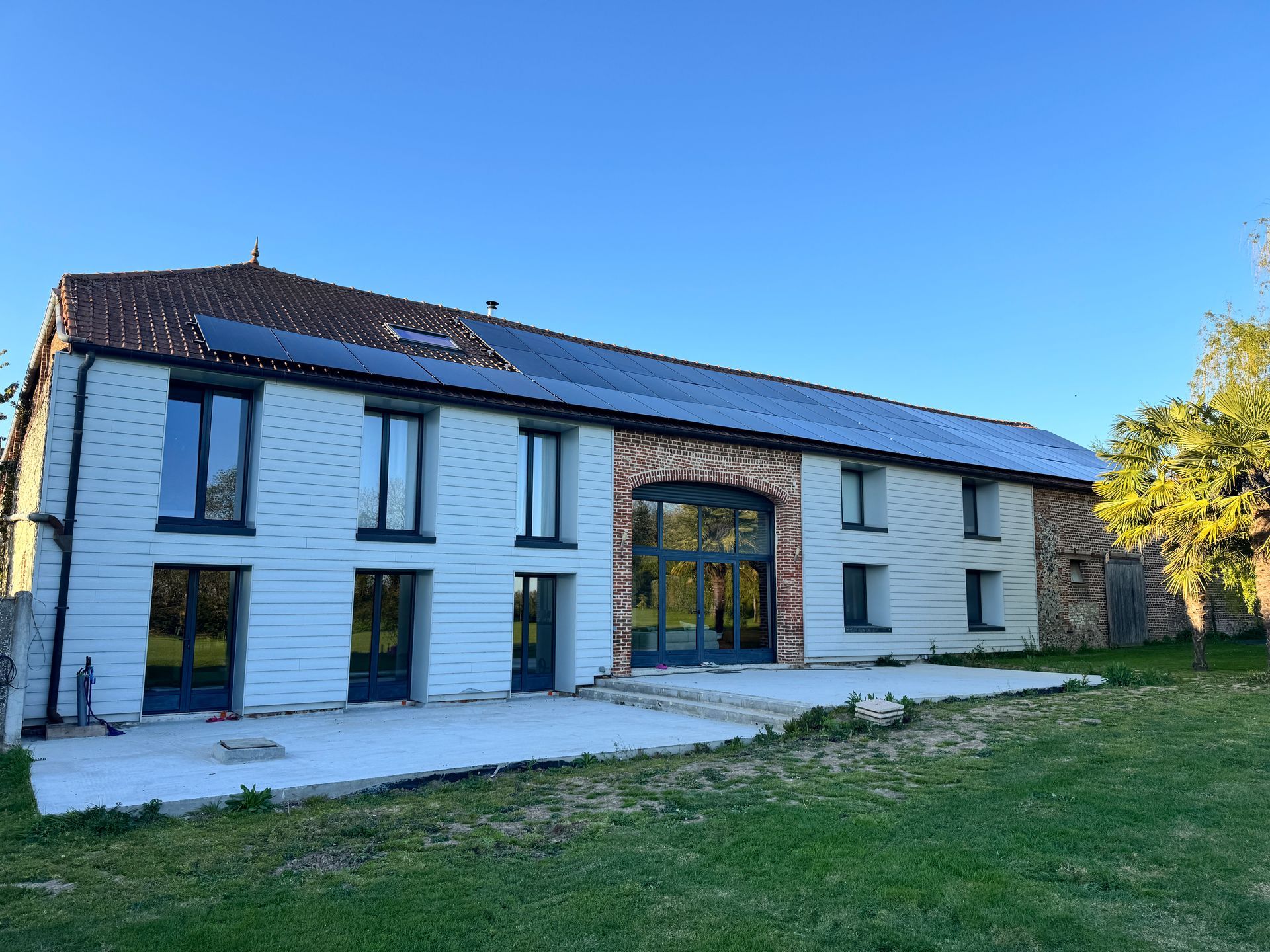 Maison dans l'Aisne — Pose de 68 panneaux - Système de batterie virtuelle mylight - Pilotage du ballon d'eau chaude avec le surplus solaire
